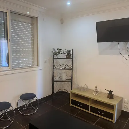 Dans Maison Apartment